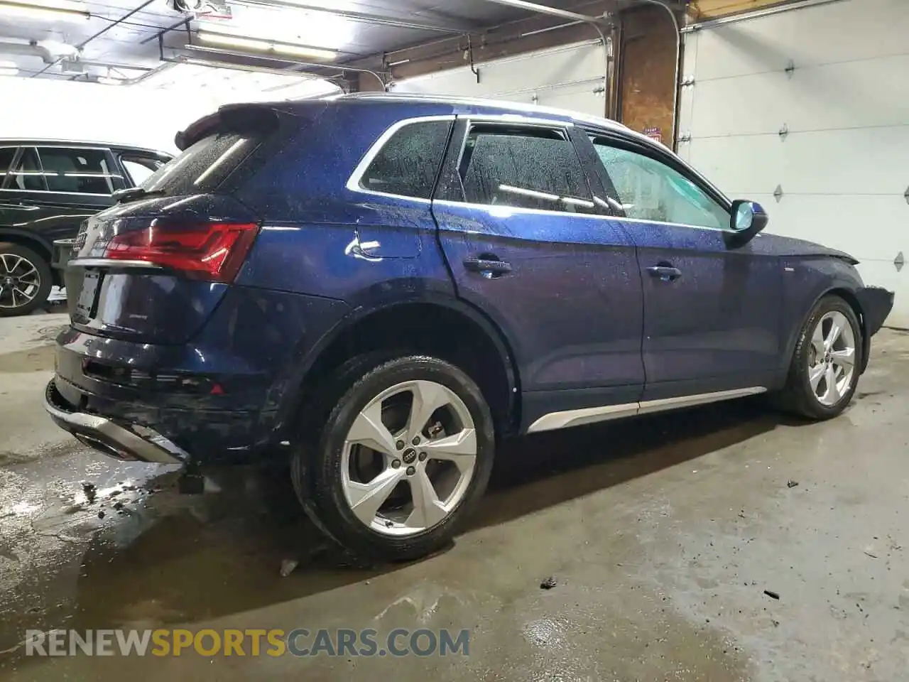 3 Photograph of a damaged car WA1EAAFY0R2004289 AUDI Q5 2024