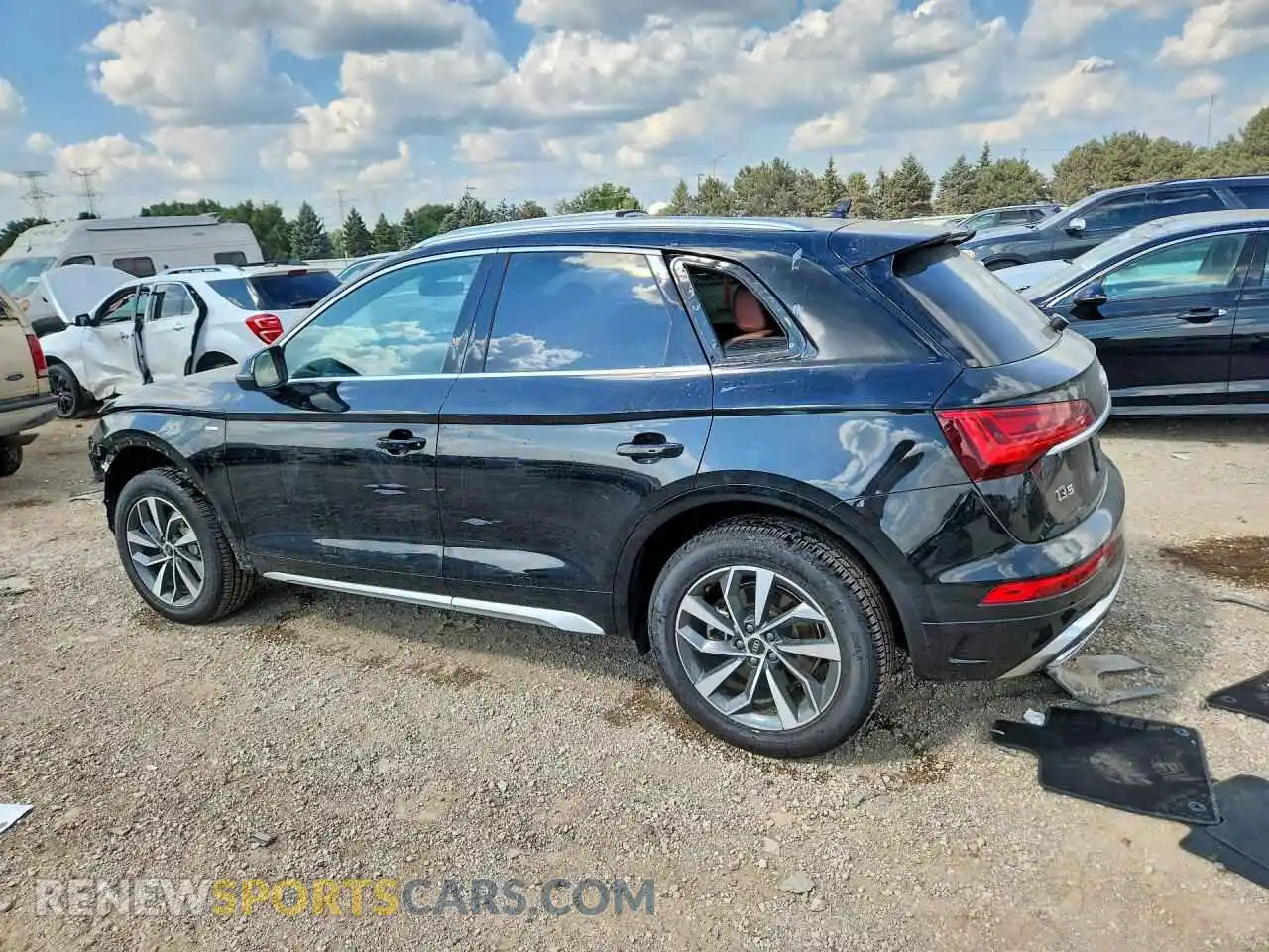 2 Photograph of a damaged car WA1EAAFY5R2012629 AUDI Q5 2024