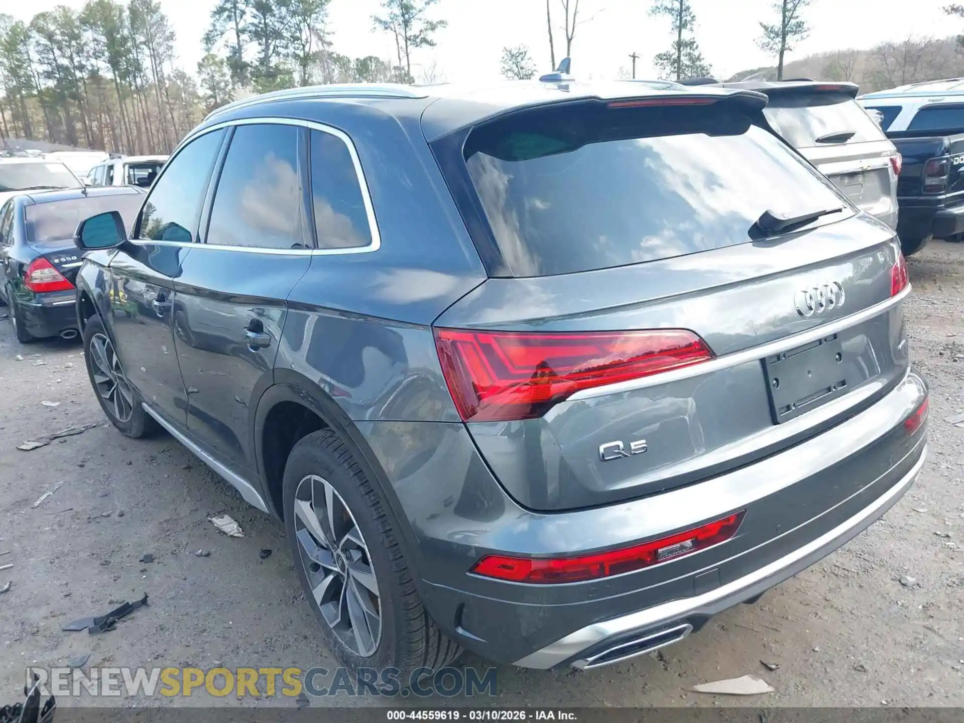3 Photograph of a damaged car WA1EAAFY6R2129748 AUDI Q5 2024