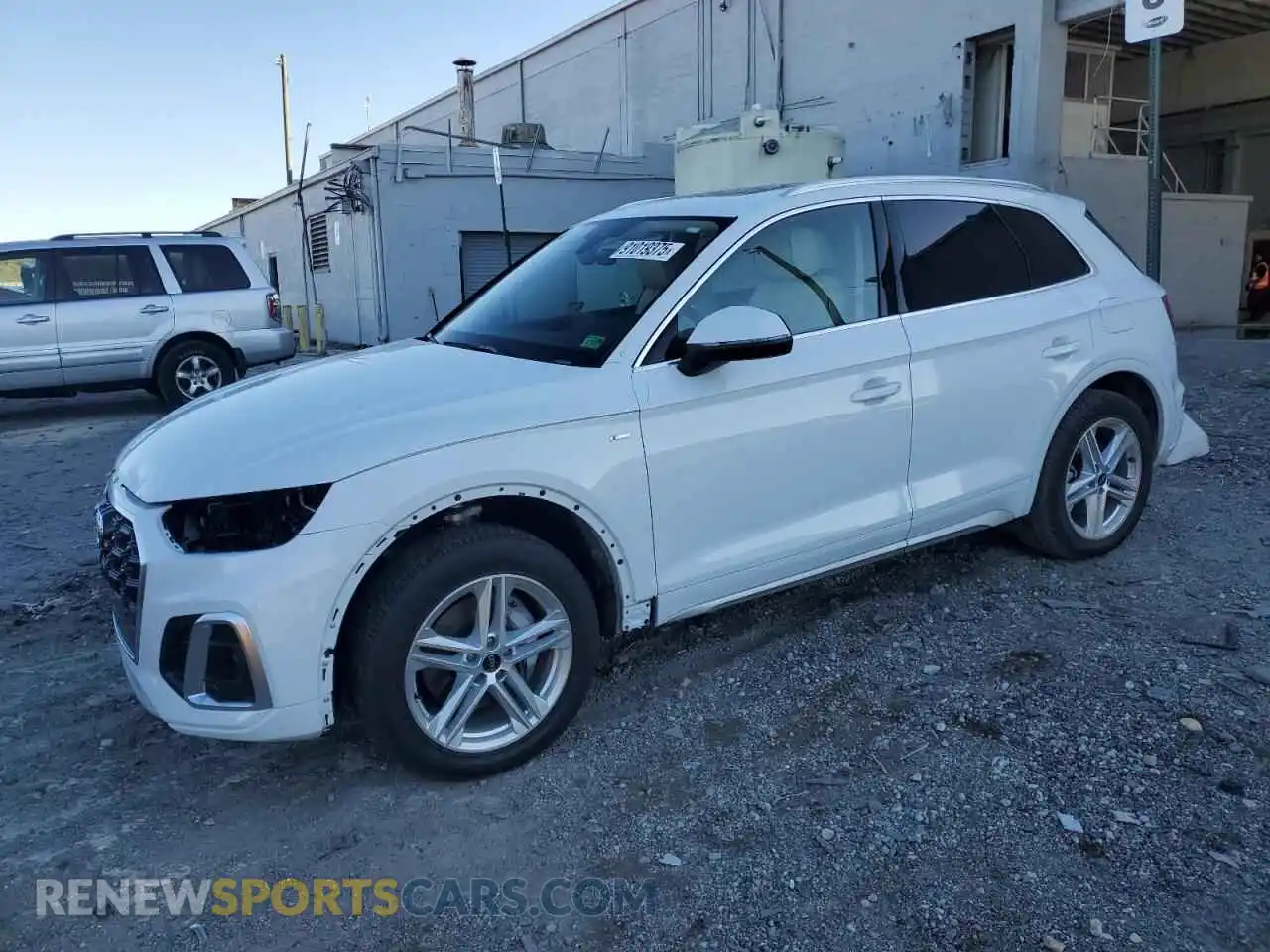 1 Photograph of a damaged car WA1G2AFY0R2119464 AUDI Q5 2024