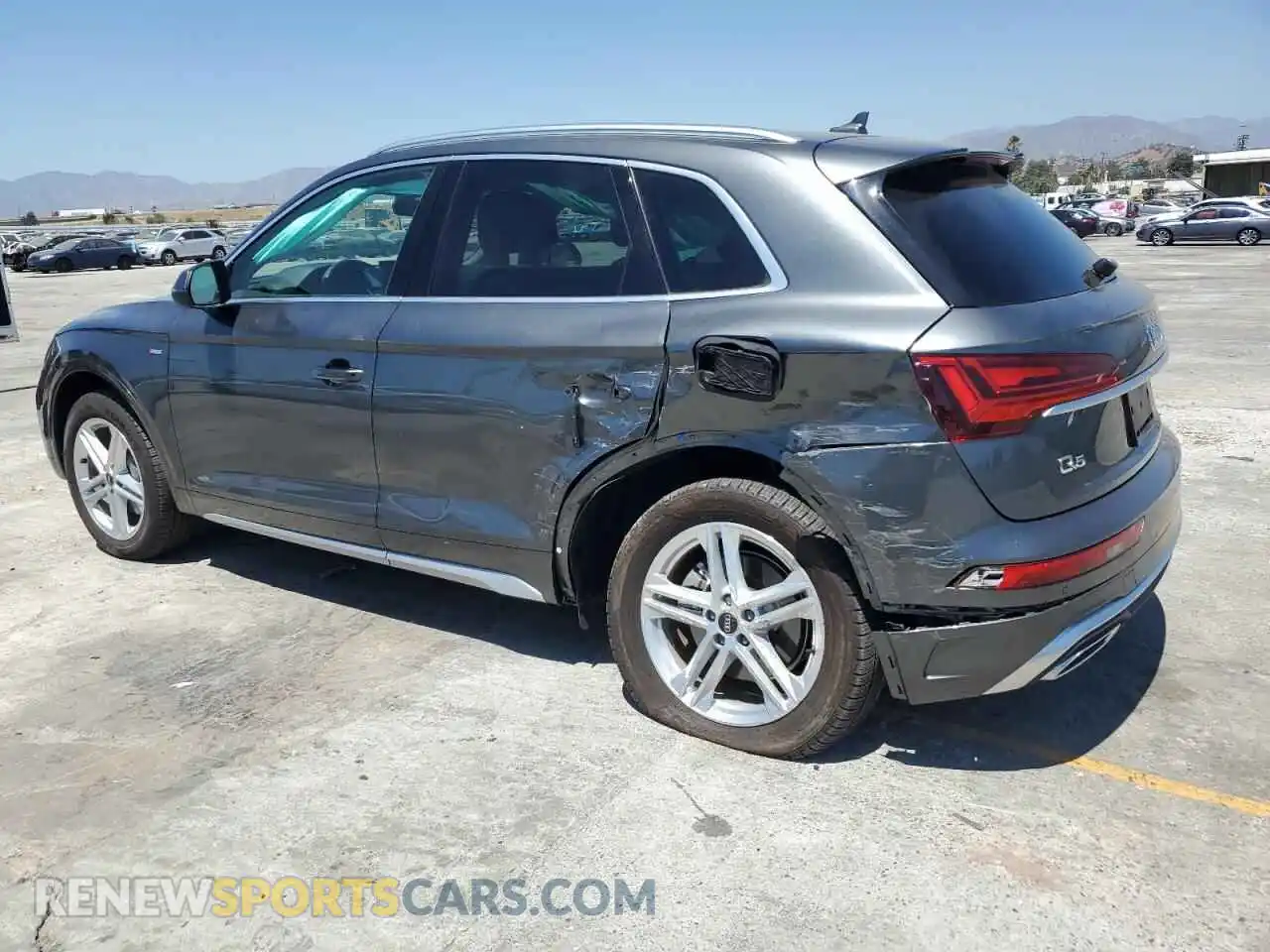 2 Photograph of a damaged car WA1G2AFY5R2076806 AUDI Q5 2024
