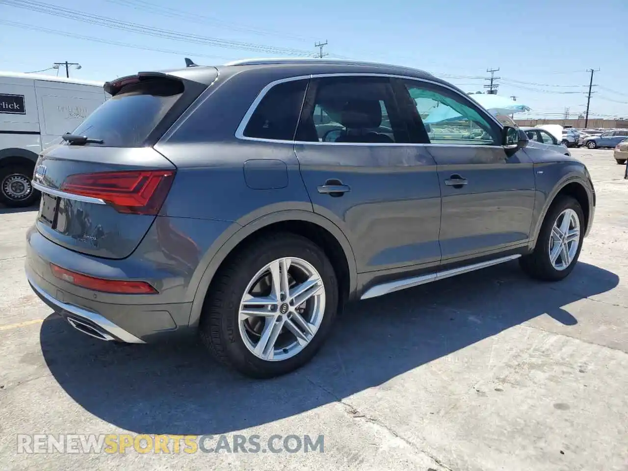 3 Photograph of a damaged car WA1G2AFY5R2076806 AUDI Q5 2024