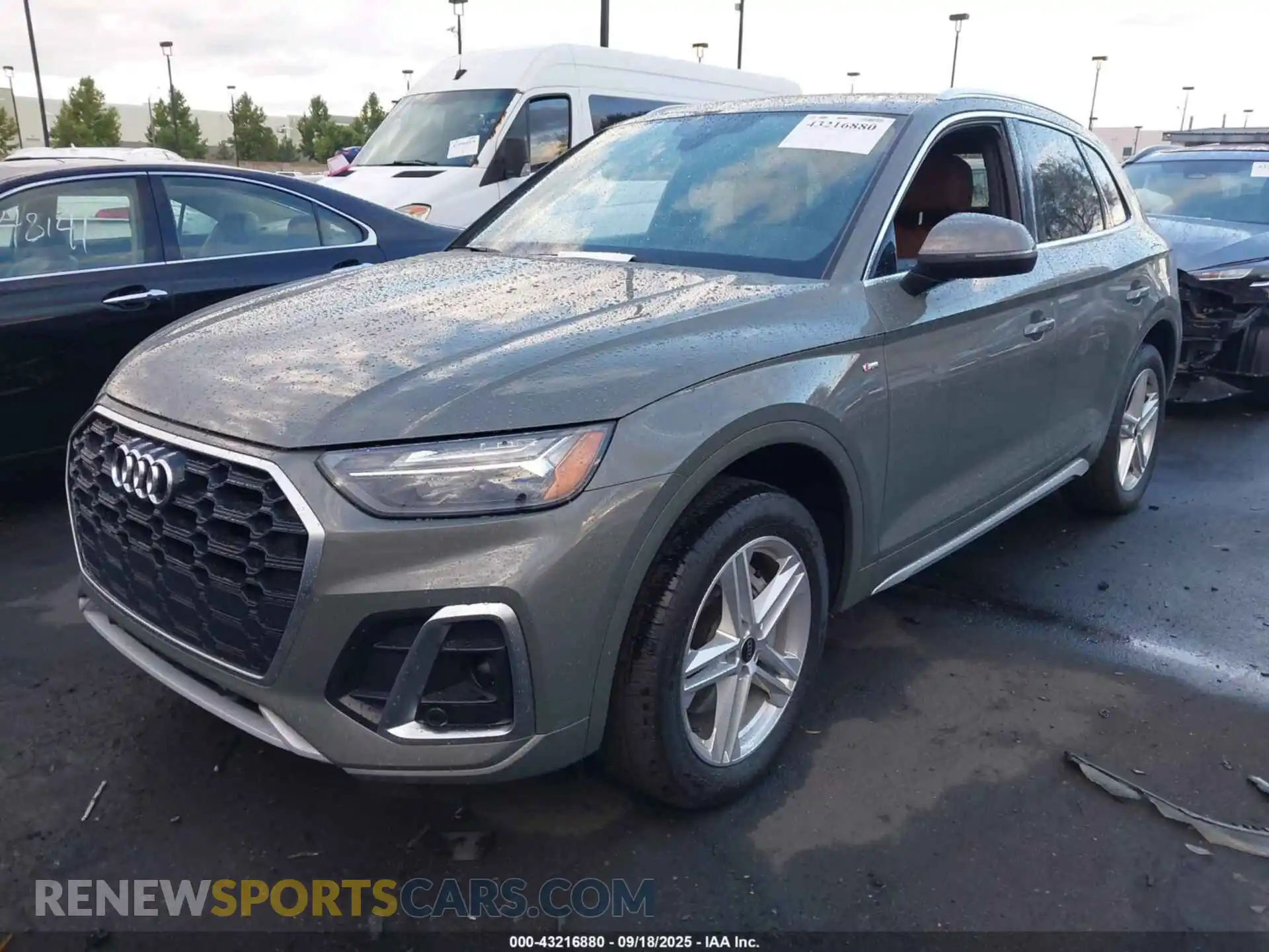 2 Photograph of a damaged car WA1G2AFY6R2076281 AUDI Q5 2024