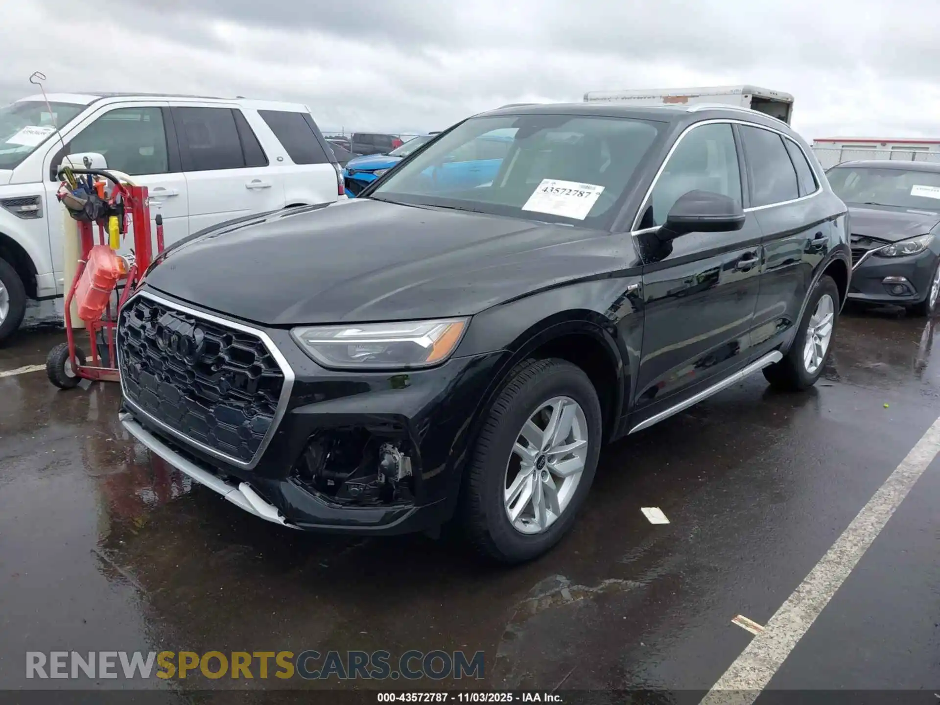 2 Photograph of a damaged car WA1GAAFY0R2016435 AUDI Q5 2024