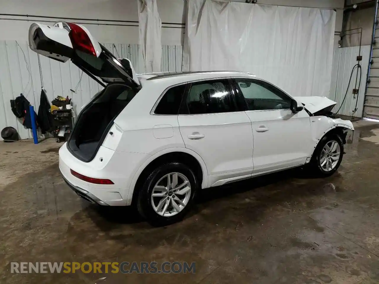 3 Photograph of a damaged car WA1GAAFY1R2035544 AUDI Q5 2024