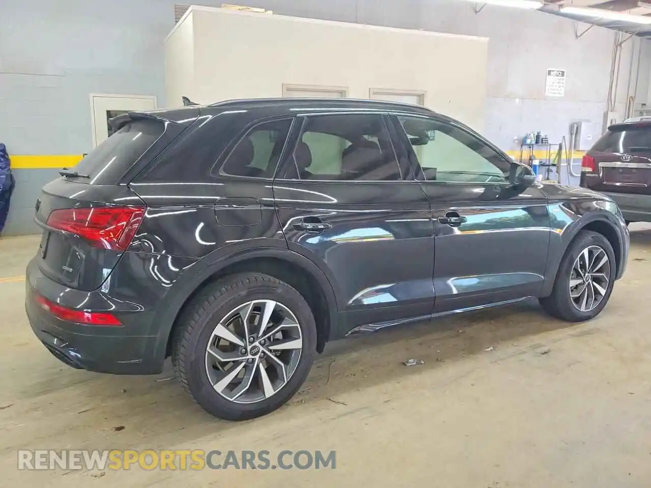 3 Photograph of a damaged car WA1GAAFY2R2117492 AUDI Q5 2024