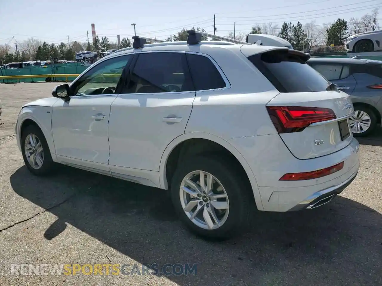 2 Photograph of a damaged car WA1GAAFY8R2017137 AUDI Q5 2024