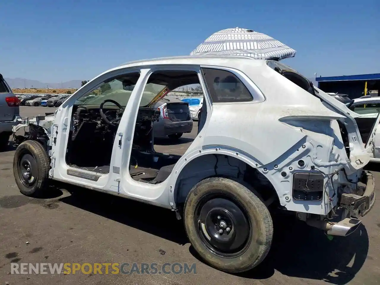 2 fotografías del automóvil dañado WA11AAGU4S2082414 AUDI Q5 2025