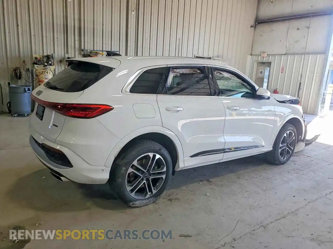 3 fotografías del automóvil dañado WA11AAGU4S2097429 AUDI Q5 2025