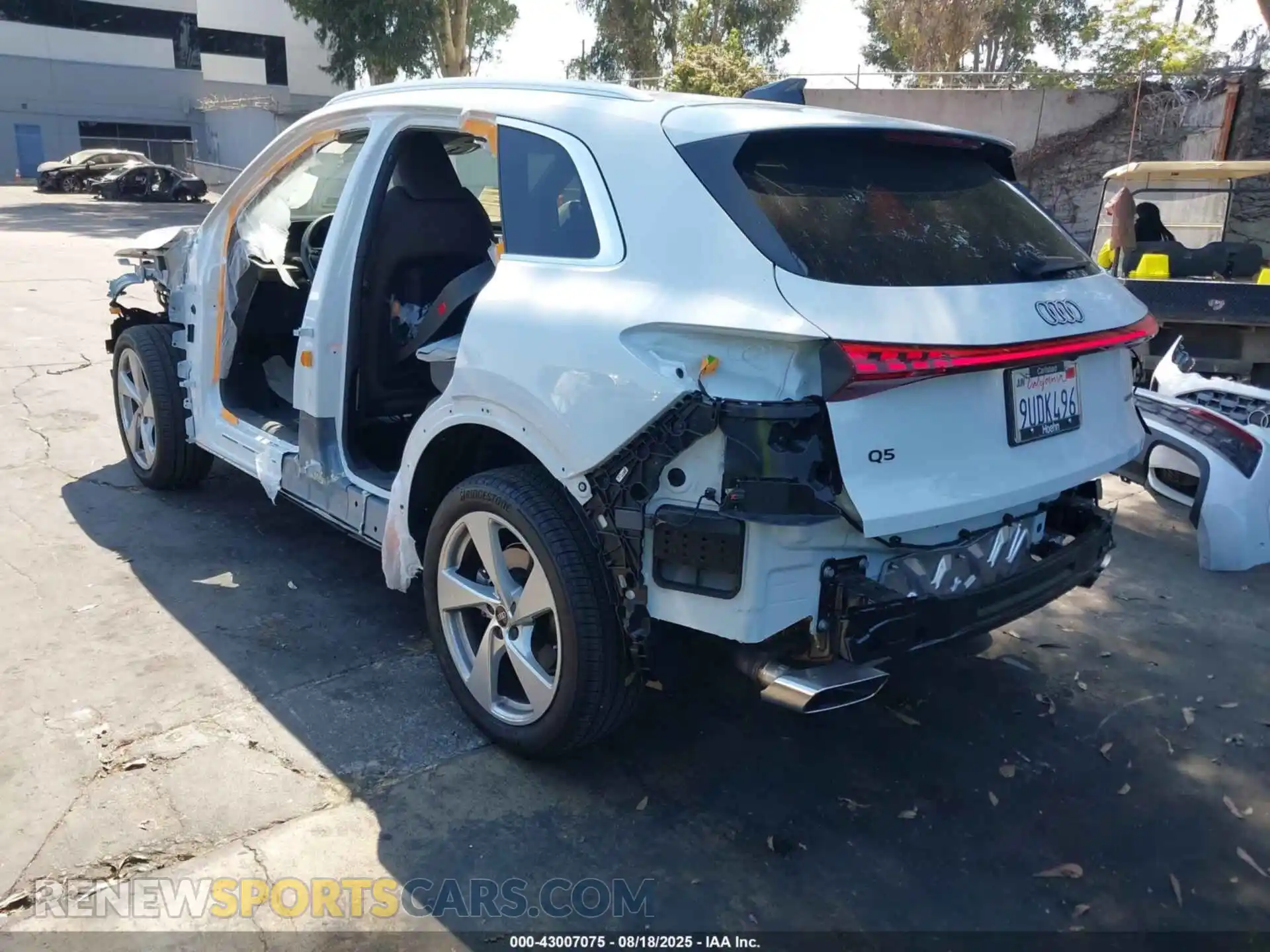 3 Photograph of a damaged car WA12AAGU7S2023944 AUDI Q5 2025
