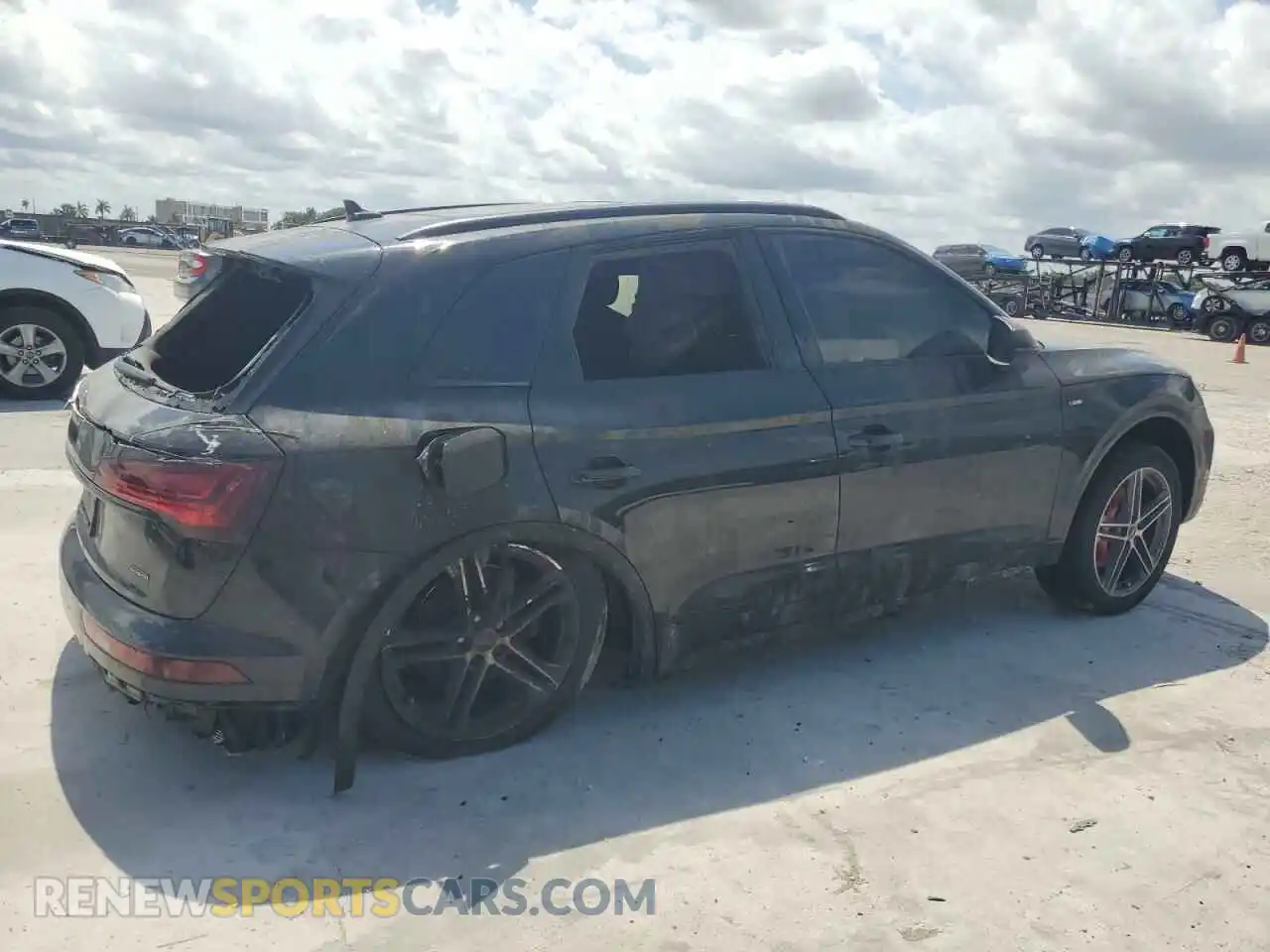 3 Photograph of a damaged car WA1E2AFY5S2040174 AUDI Q5 2025