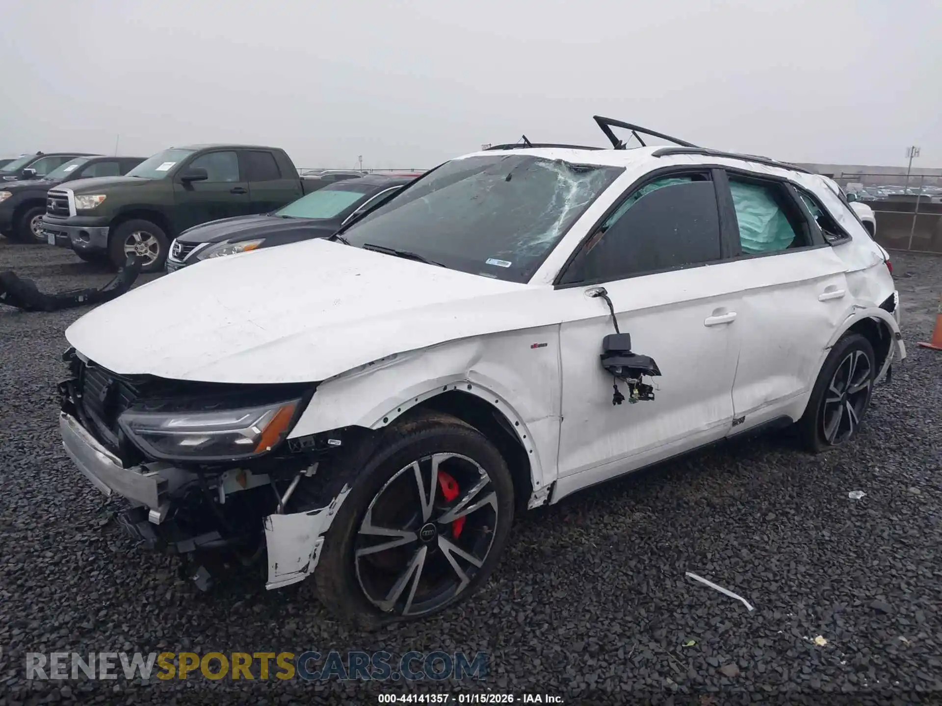 2 fotografías del automóvil dañado WA1EAAFY2S2000928 AUDI Q5 2025