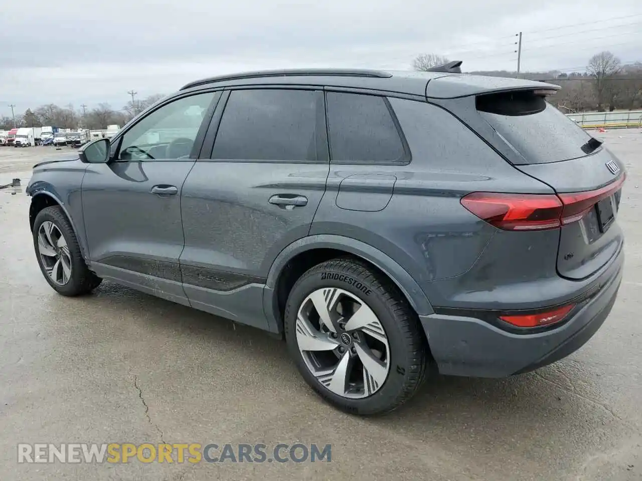 2 Фотография поврежденного автомобиля WA124BGF6SA005195 AUDI Q6 E-TRON 2025