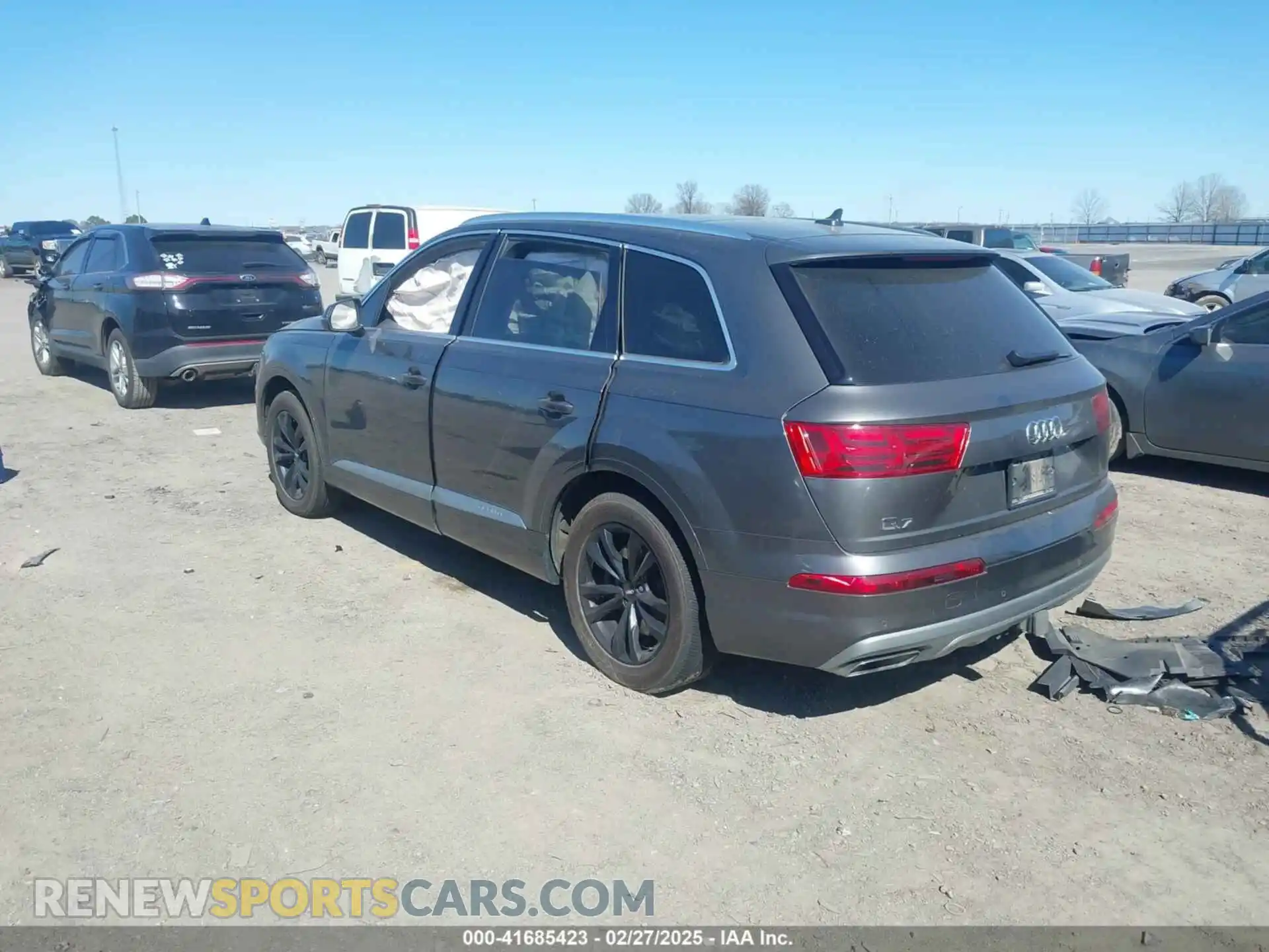 3 Photograph of a damaged car WA1AAAF71KD007167 AUDI Q7 2019