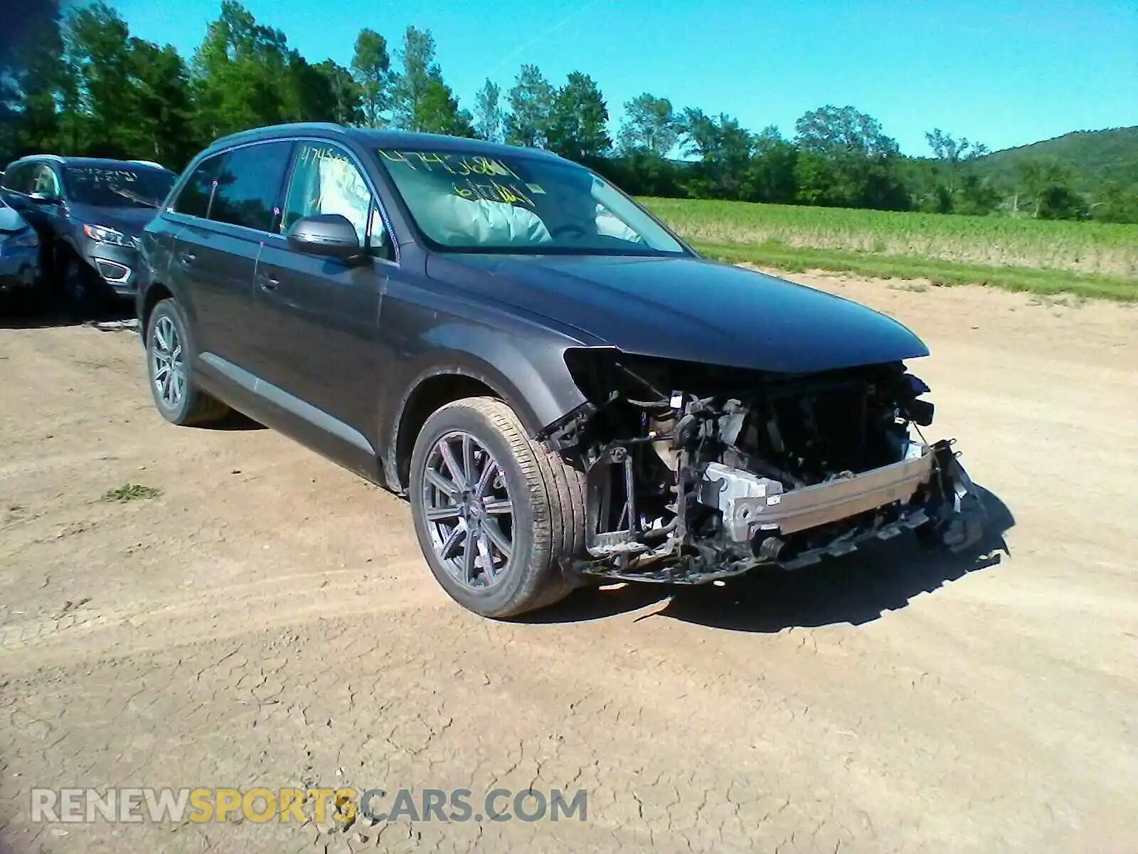 1 Photograph of a damaged car WA1AAAF78KD047083 AUDI Q7 2019