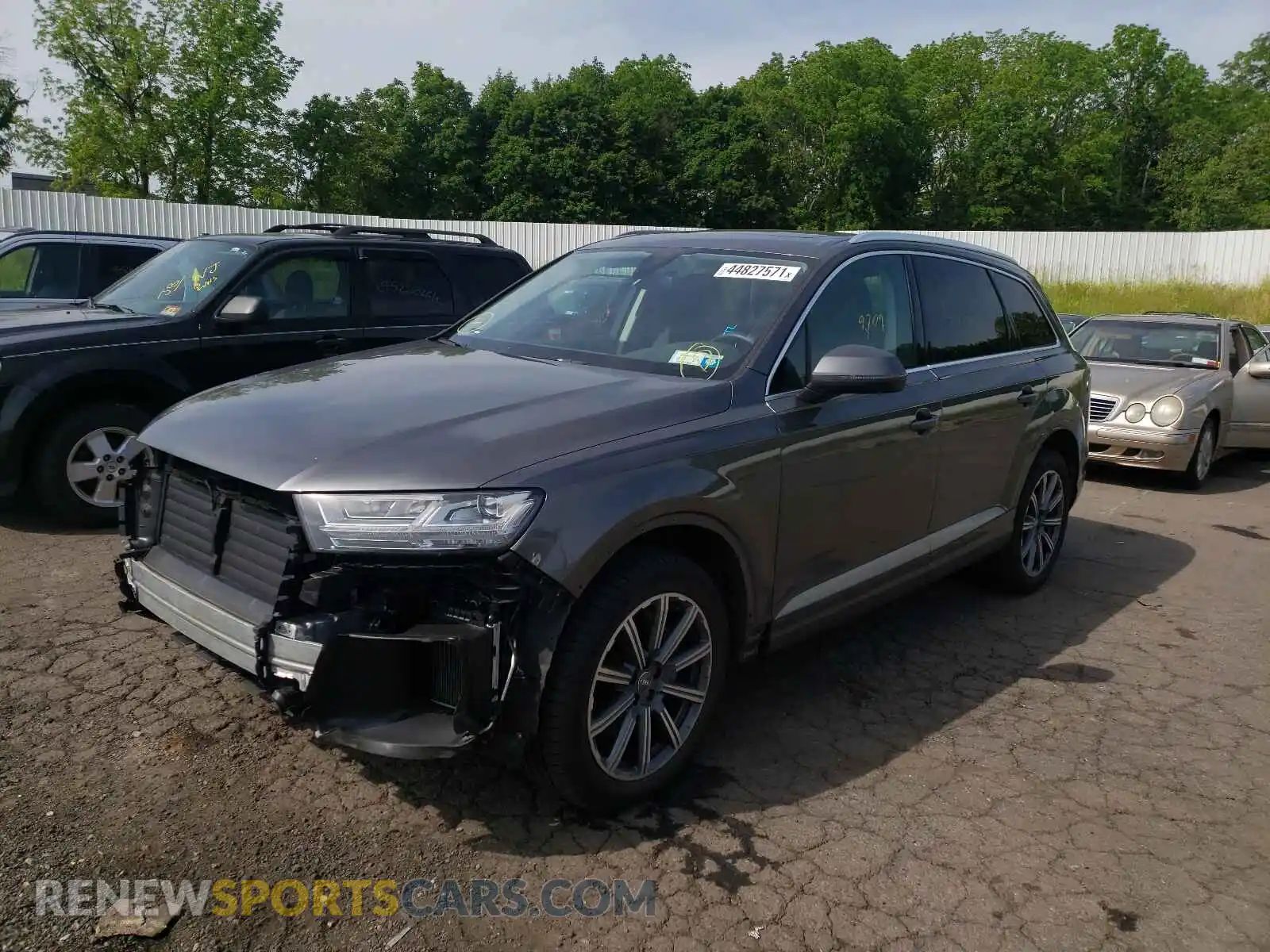 2 Photograph of a damaged car WA1LAAF70KD009887 AUDI Q7 2019