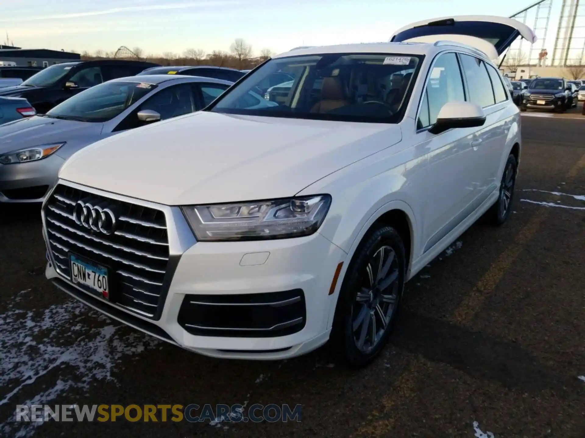 1 Photograph of a damaged car WA1LAAF70KD030691 AUDI Q7 2019