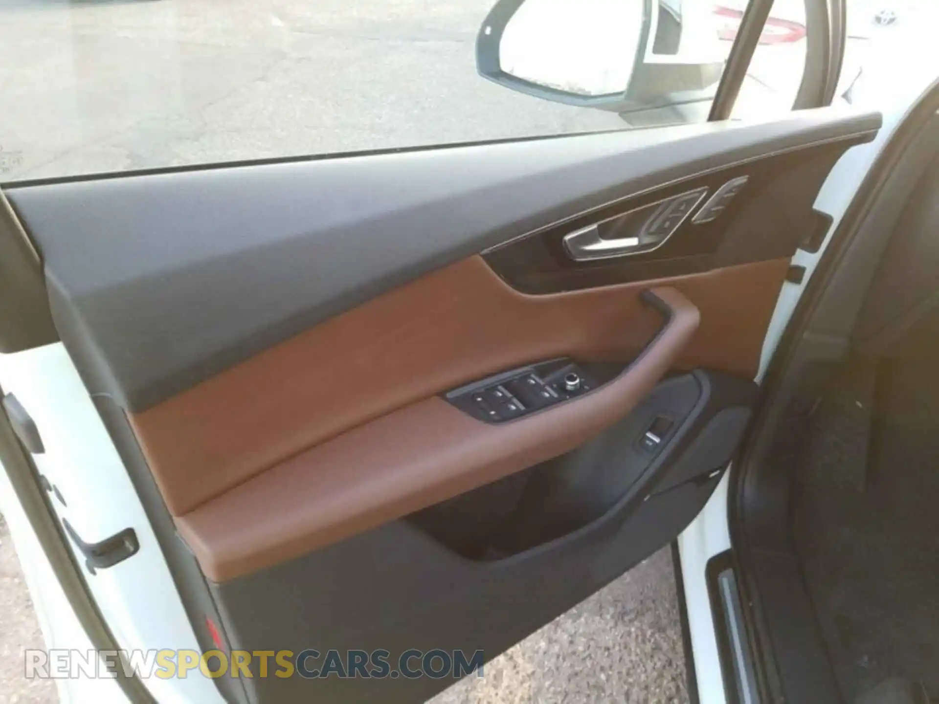3 Photograph of a damaged car WA1LAAF70KD030691 AUDI Q7 2019