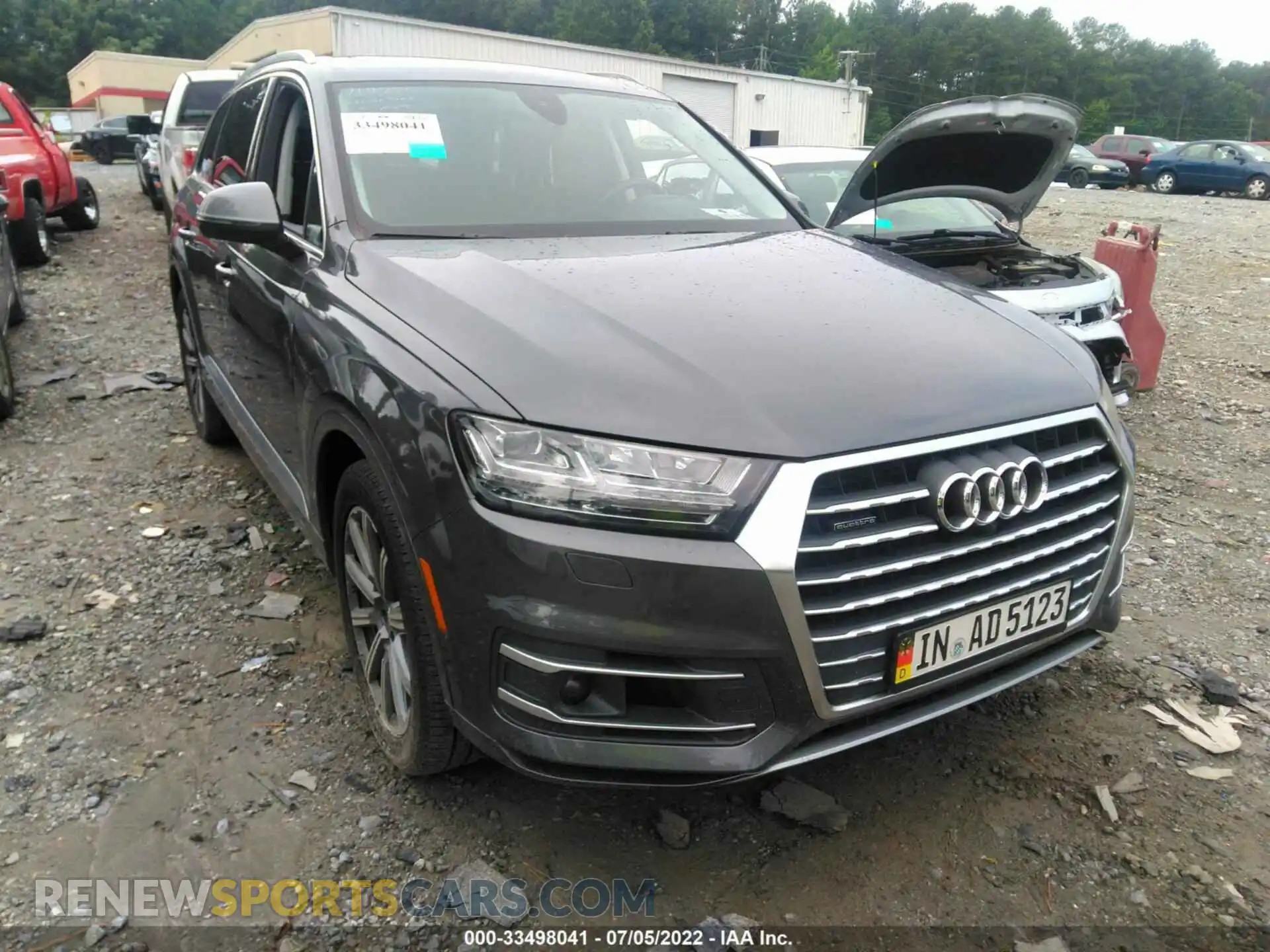 1 Photograph of a damaged car WA1LAAF70KD037561 AUDI Q7 2019