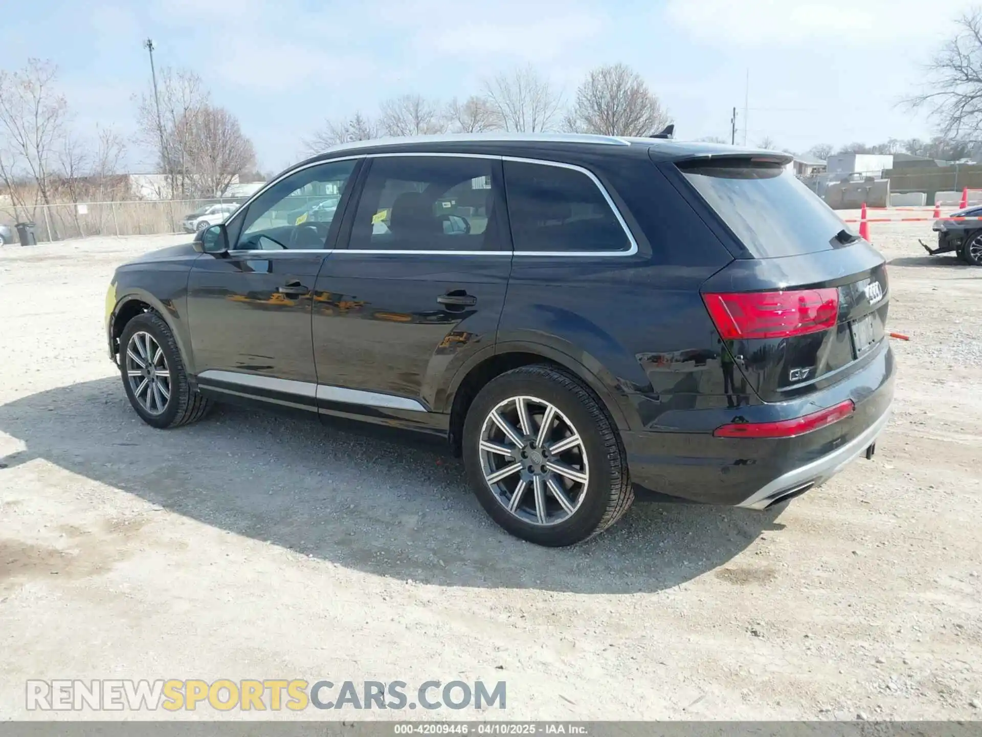 3 Photograph of a damaged car WA1LAAF71KD000972 AUDI Q7 2019