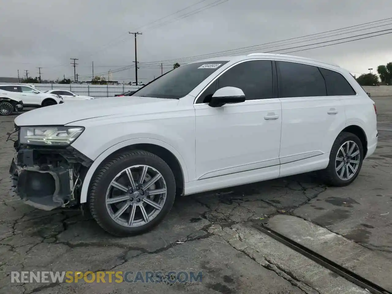 1 Photograph of a damaged car WA1LAAF71KD008828 AUDI Q7 2019