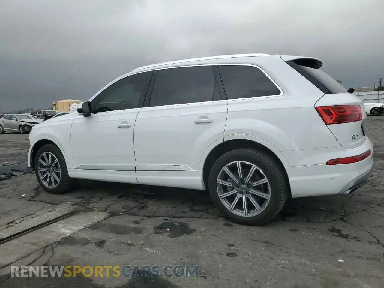 2 Photograph of a damaged car WA1LAAF71KD008828 AUDI Q7 2019