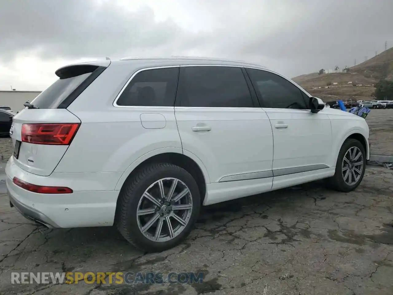 3 Photograph of a damaged car WA1LAAF71KD008828 AUDI Q7 2019