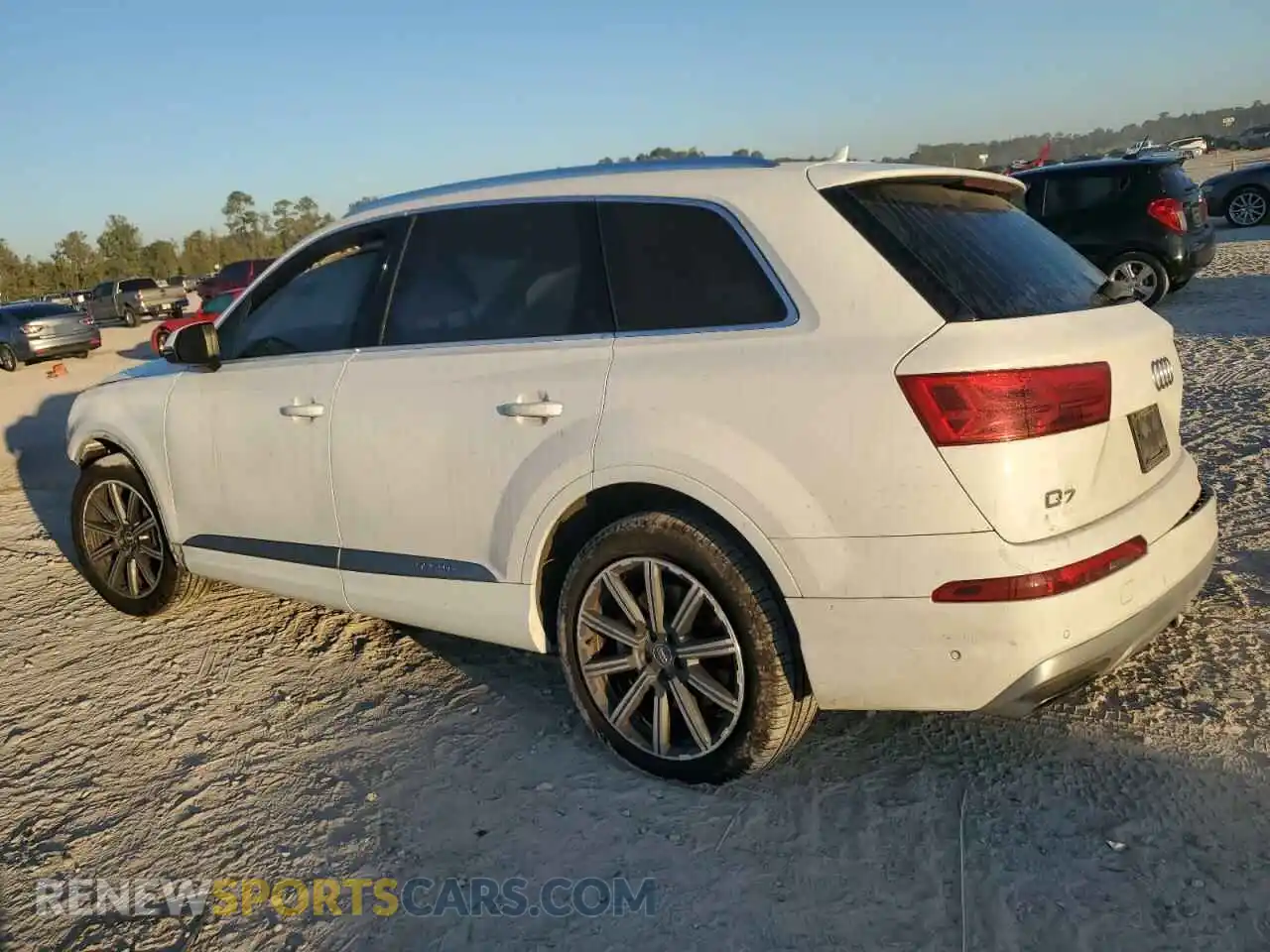 2 Photograph of a damaged car WA1LAAF71KD013396 AUDI Q7 2019