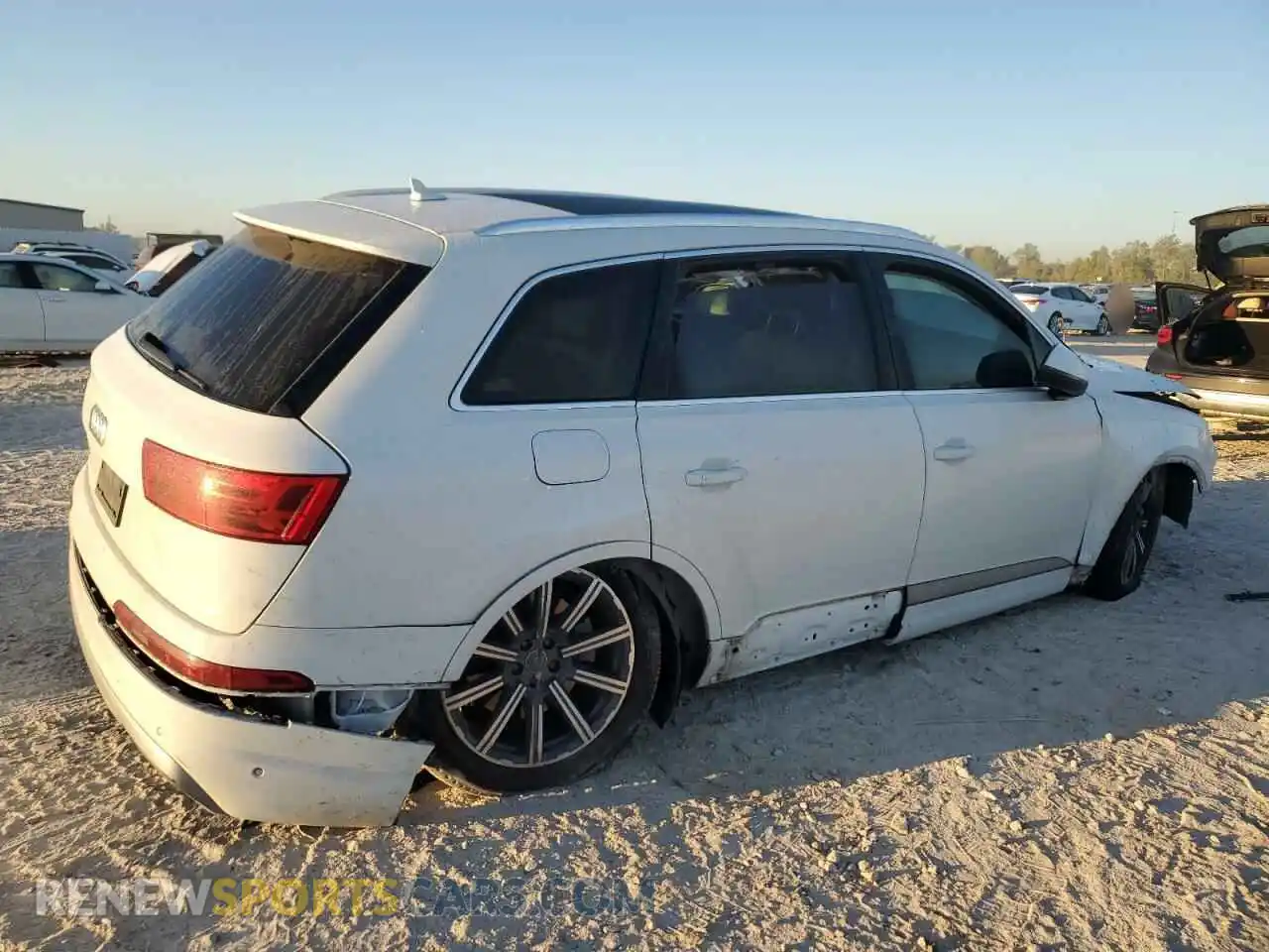 3 Photograph of a damaged car WA1LAAF71KD013396 AUDI Q7 2019