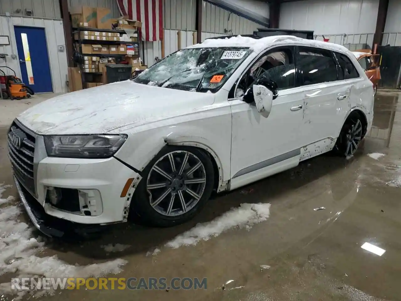 1 Photograph of a damaged car WA1LAAF71KD018145 AUDI Q7 2019