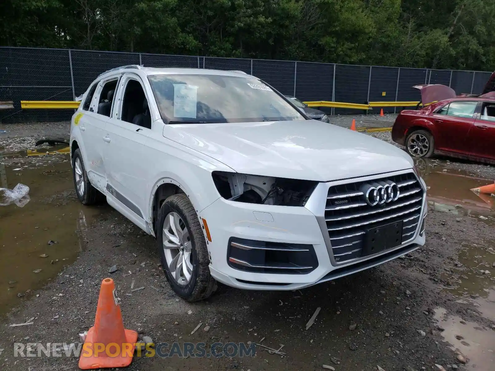 1 Photograph of a damaged car WA1LAAF72KD009583 AUDI Q7 2019