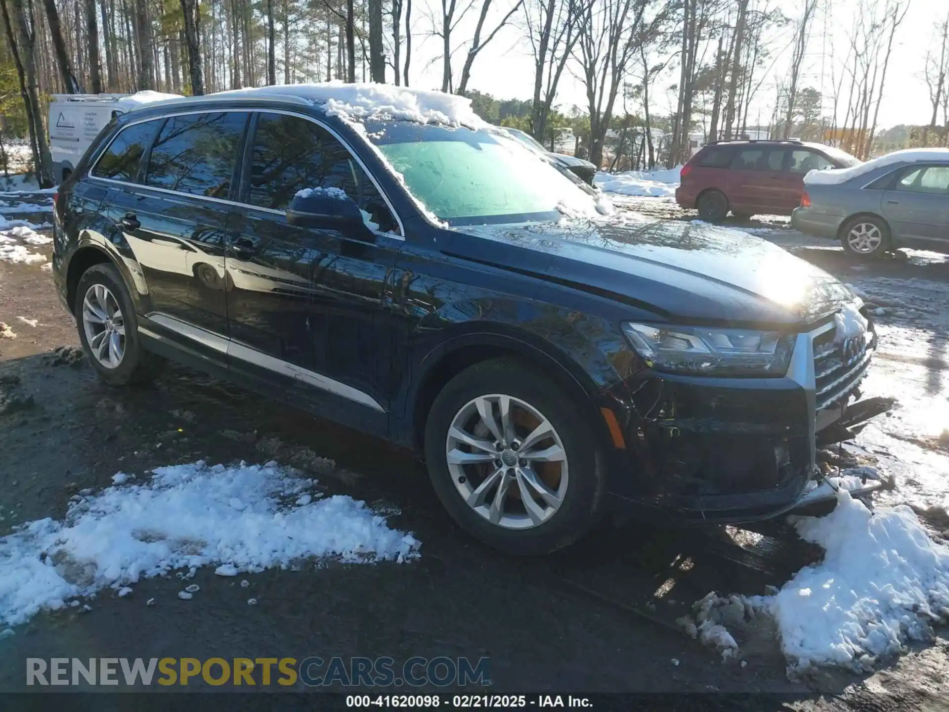 1 Photograph of a damaged car WA1LAAF72KD044494 AUDI Q7 2019
