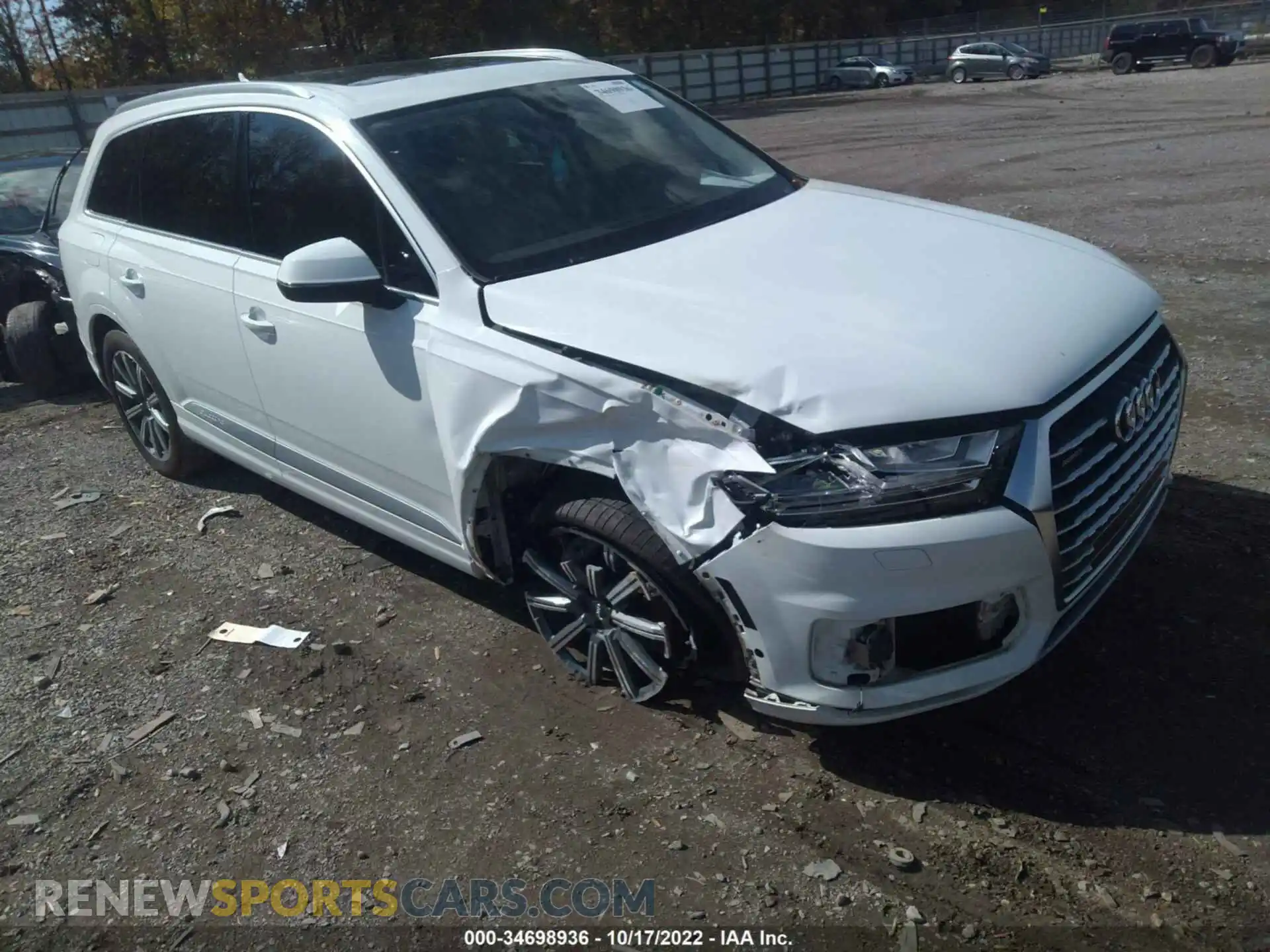 1 Photograph of a damaged car WA1LAAF73KD020382 AUDI Q7 2019