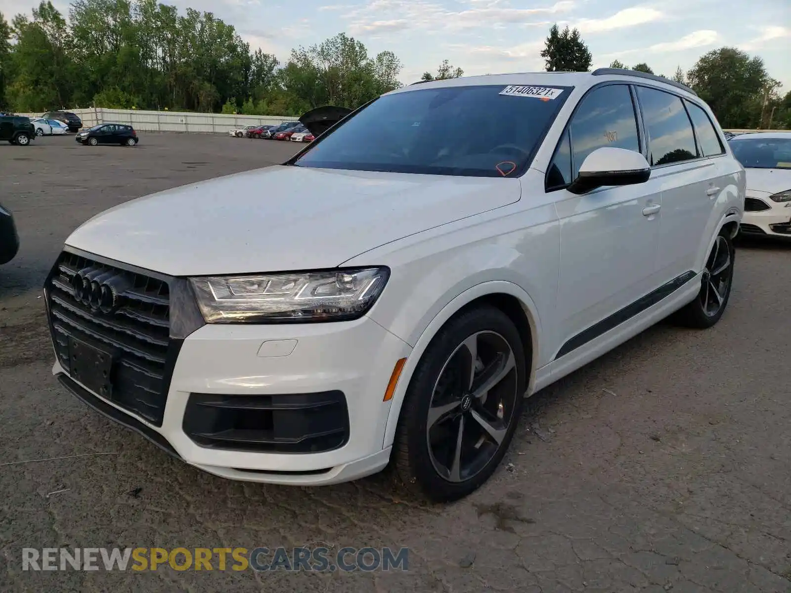 2 Photograph of a damaged car WA1LAAF73KD044925 AUDI Q7 2019