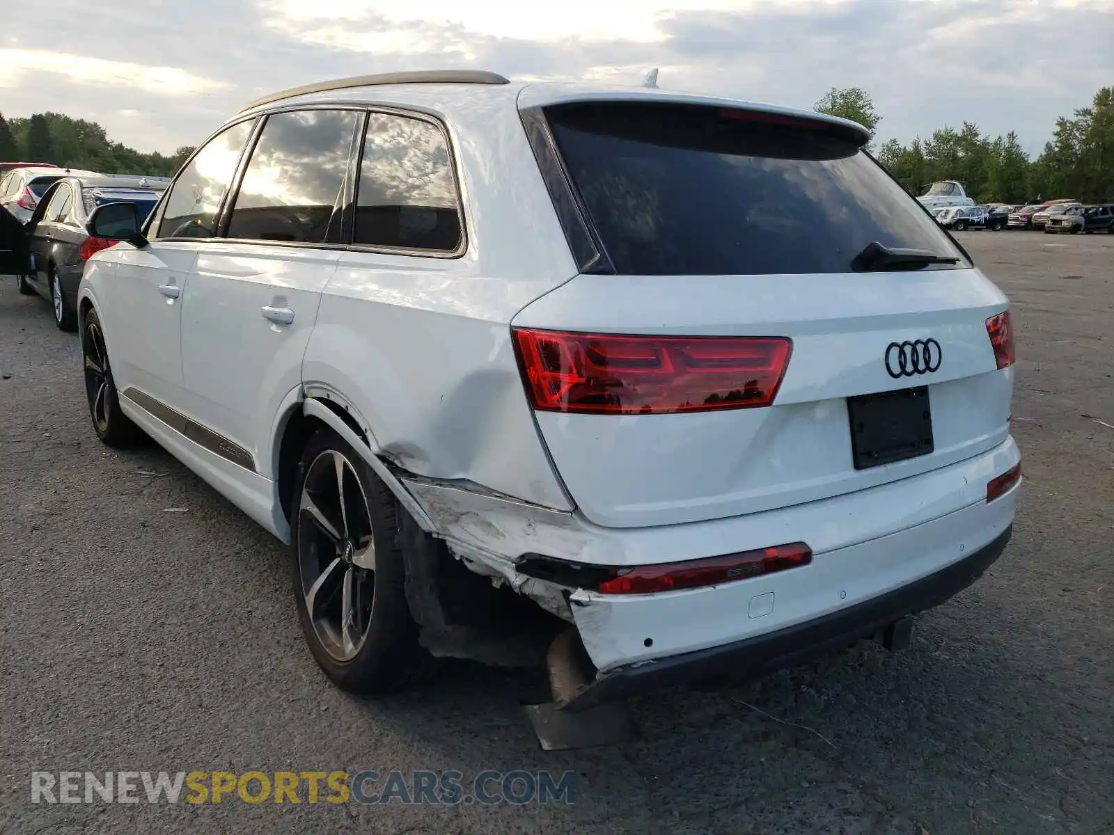 3 Photograph of a damaged car WA1LAAF73KD044925 AUDI Q7 2019