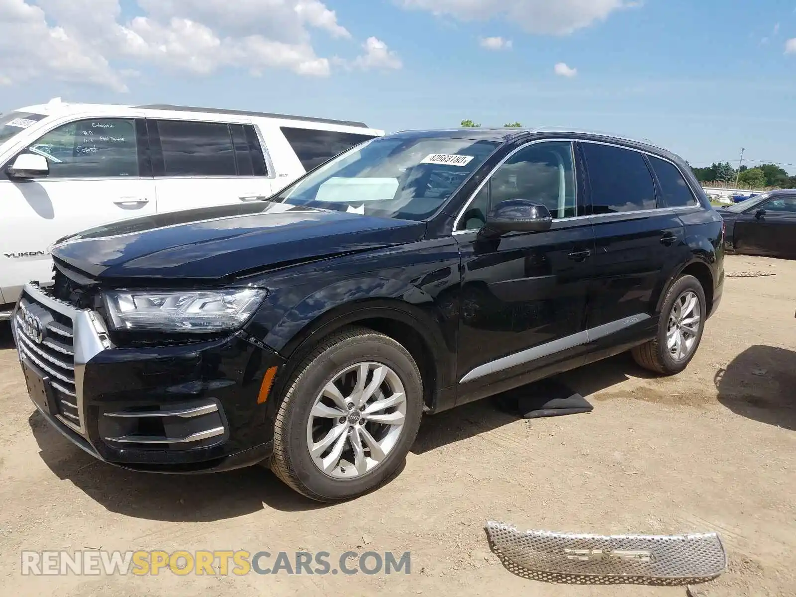 2 Photograph of a damaged car WA1LAAF74KD046750 AUDI Q7 2019