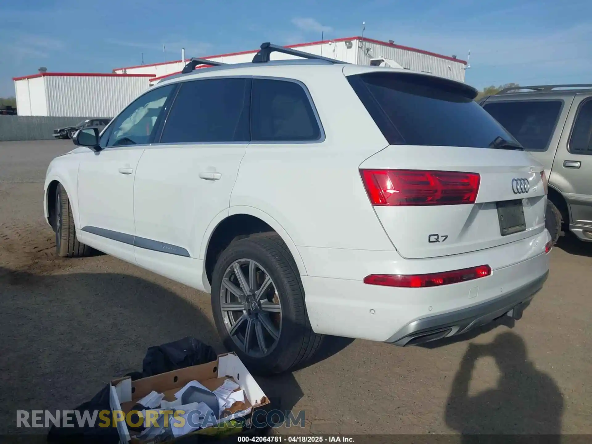 3 Photograph of a damaged car WA1LAAF76KD032719 AUDI Q7 2019