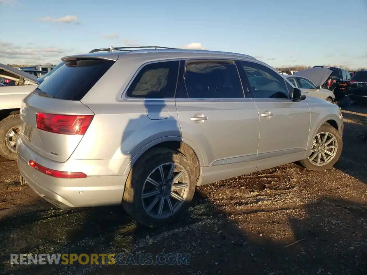 3 Photograph of a damaged car WA1LAAF76KD033577 AUDI Q7 2019
