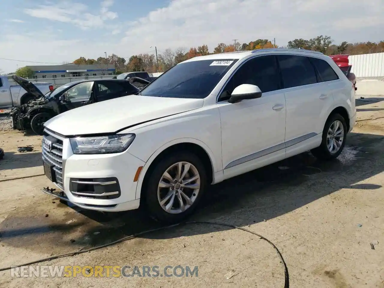 1 Photograph of a damaged car WA1LAAF76KD043669 AUDI Q7 2019