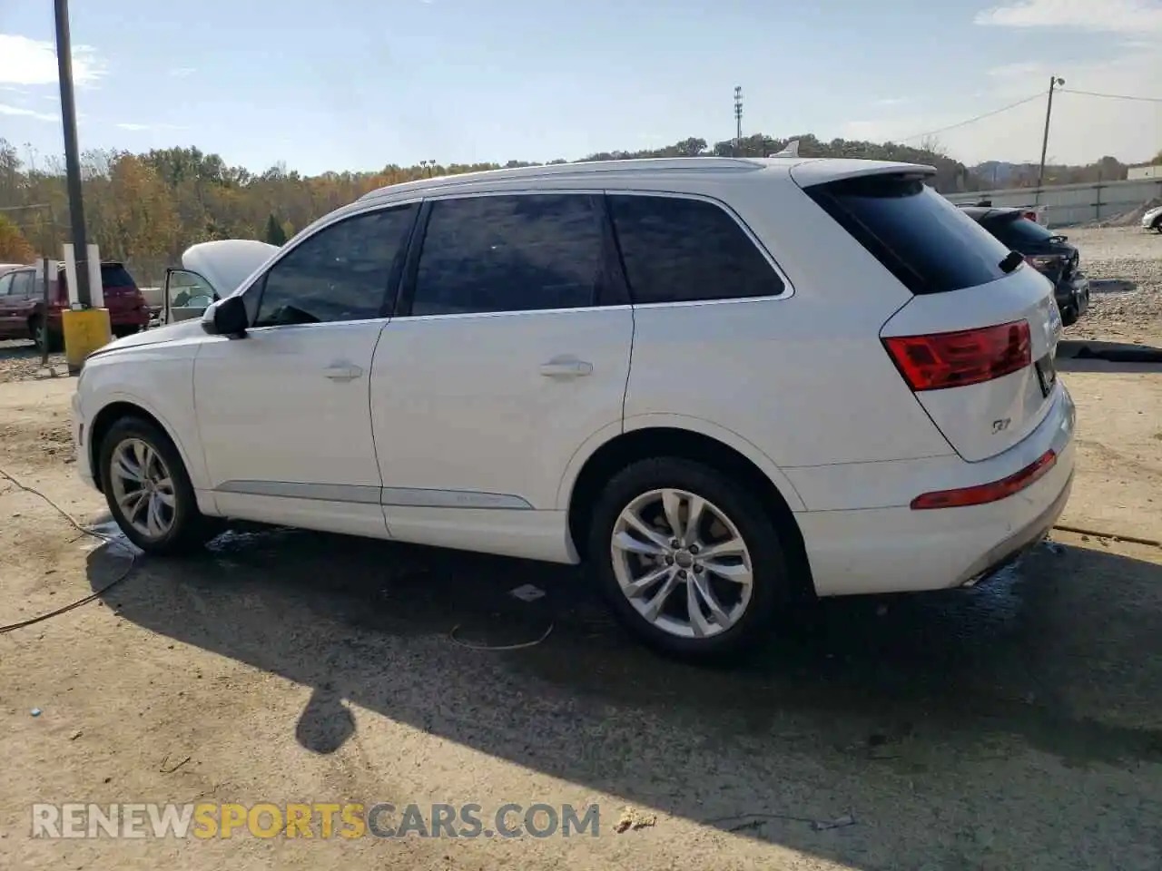 2 Photograph of a damaged car WA1LAAF76KD043669 AUDI Q7 2019