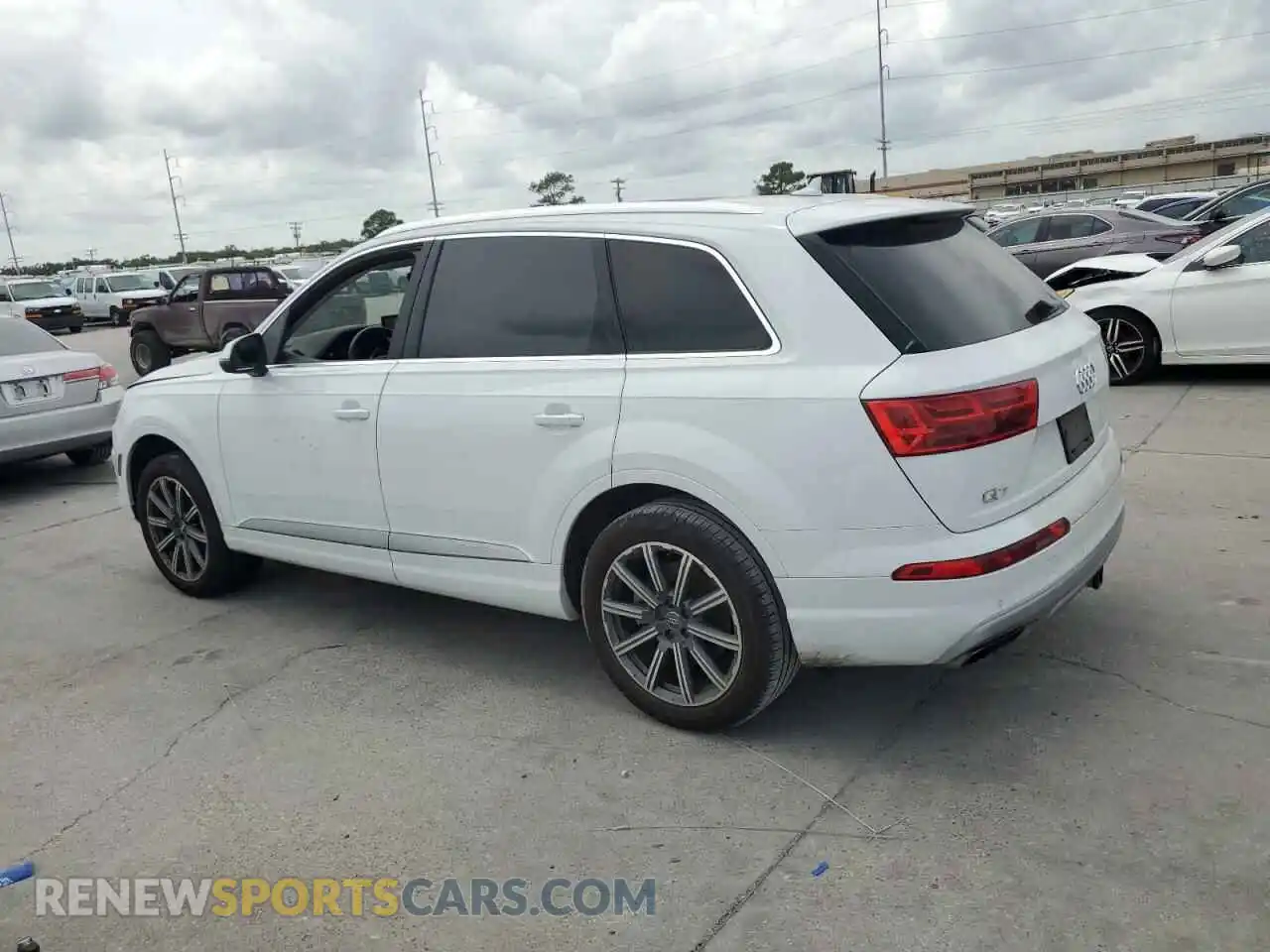 2 Photograph of a damaged car WA1LAAF76KD048936 AUDI Q7 2019