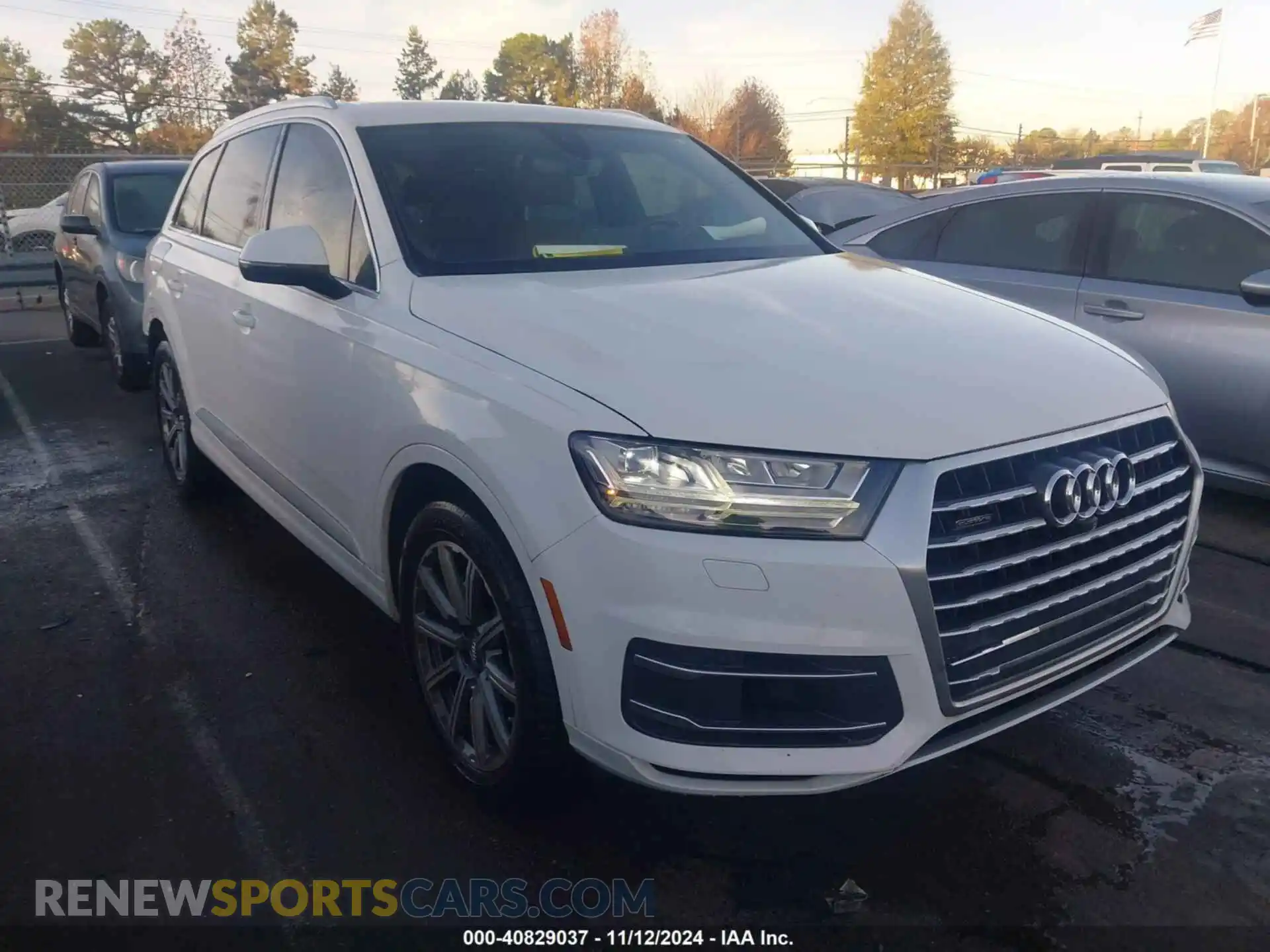 1 Photograph of a damaged car WA1LAAF77KD007411 AUDI Q7 2019