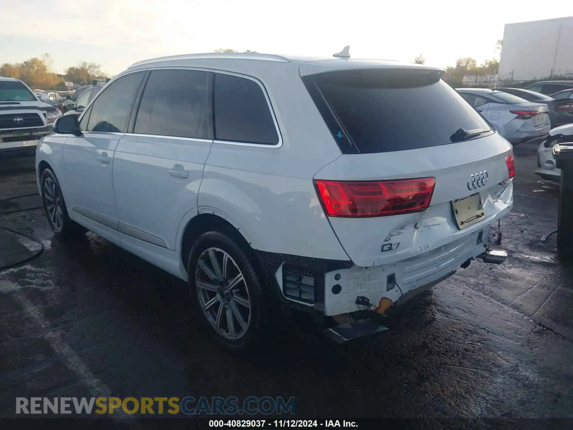 3 Photograph of a damaged car WA1LAAF77KD007411 AUDI Q7 2019