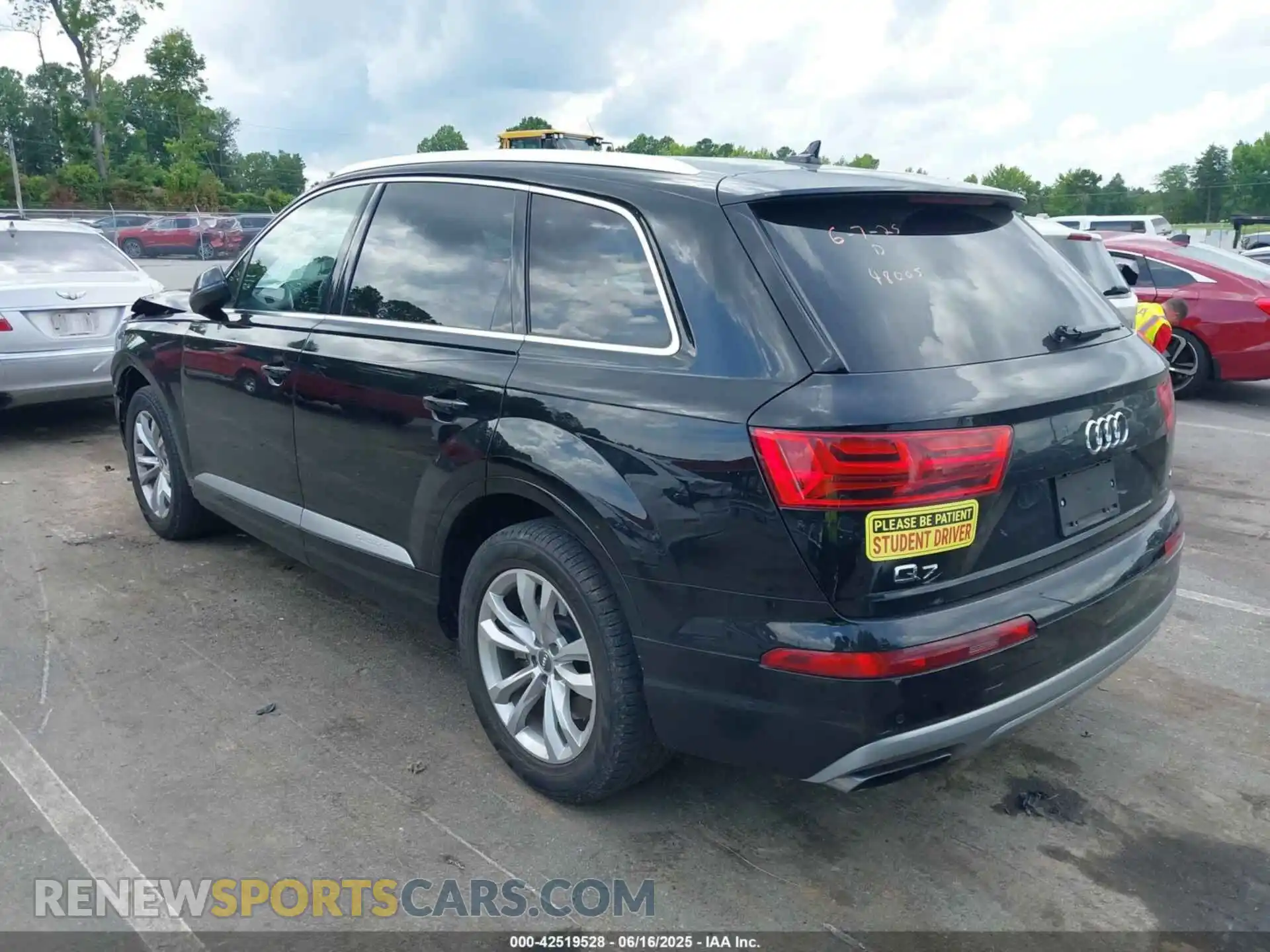 3 Photograph of a damaged car WA1LAAF77KD043812 AUDI Q7 2019