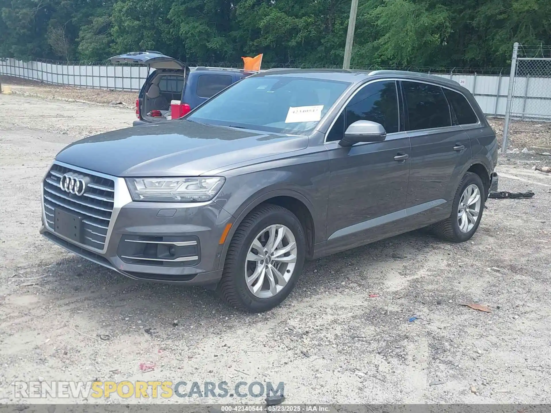 2 Photograph of a damaged car WA1LAAF78KD012598 AUDI Q7 2019