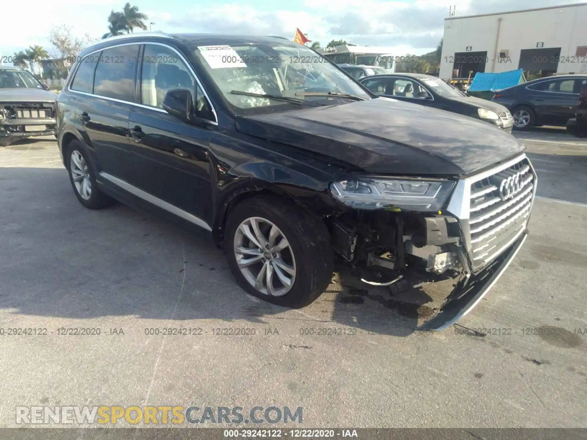 1 Photograph of a damaged car WA1LAAF78KD043186 AUDI Q7 2019