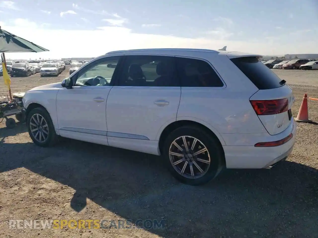2 Photograph of a damaged car WA1LAAF79KD007376 AUDI Q7 2019