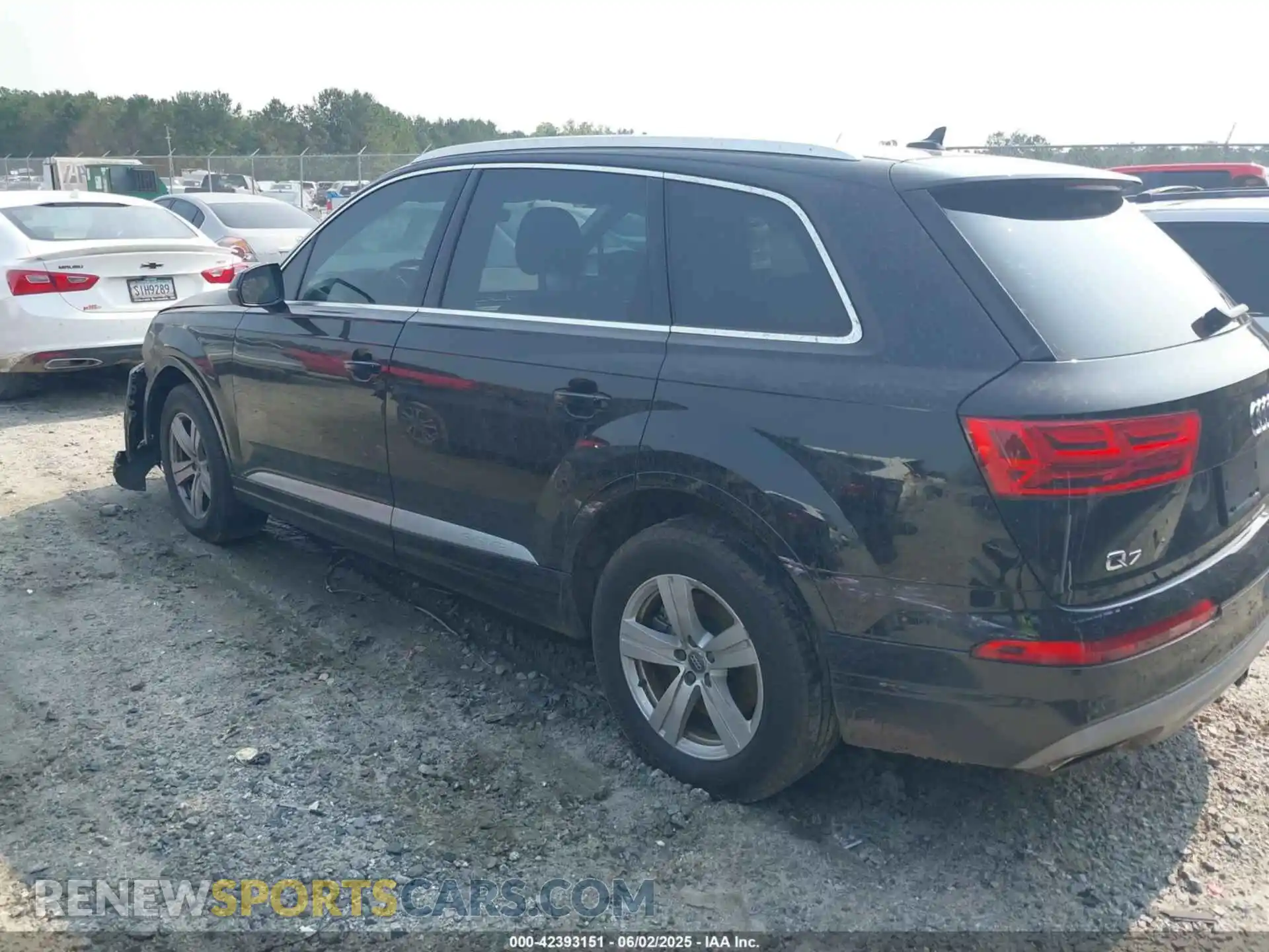 3 Photograph of a damaged car WA1LHAF70KD025261 AUDI Q7 2019