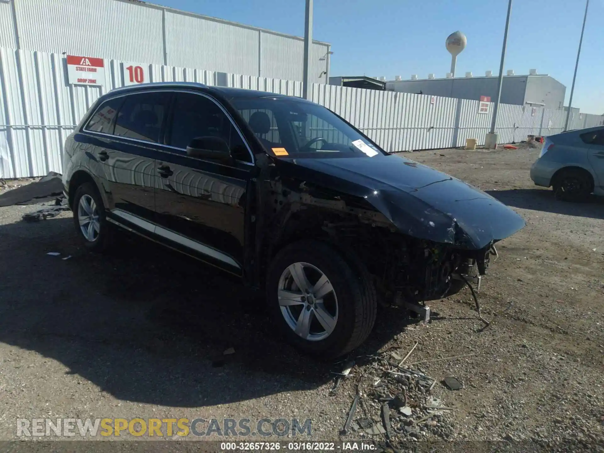 1 Photograph of a damaged car WA1LHAF72KD015265 AUDI Q7 2019