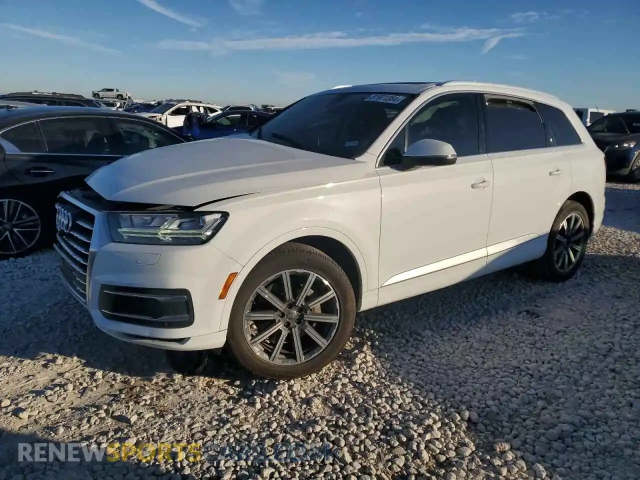 1 Photograph of a damaged car WA1LHAF72KD025620 AUDI Q7 2019